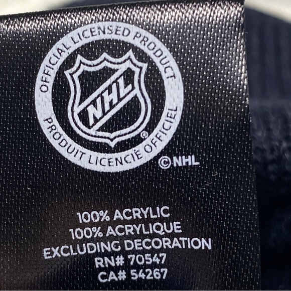 Navy Blue Toronto Maple Leafs Winter Beanie (Youth) - Picture 7 of 7